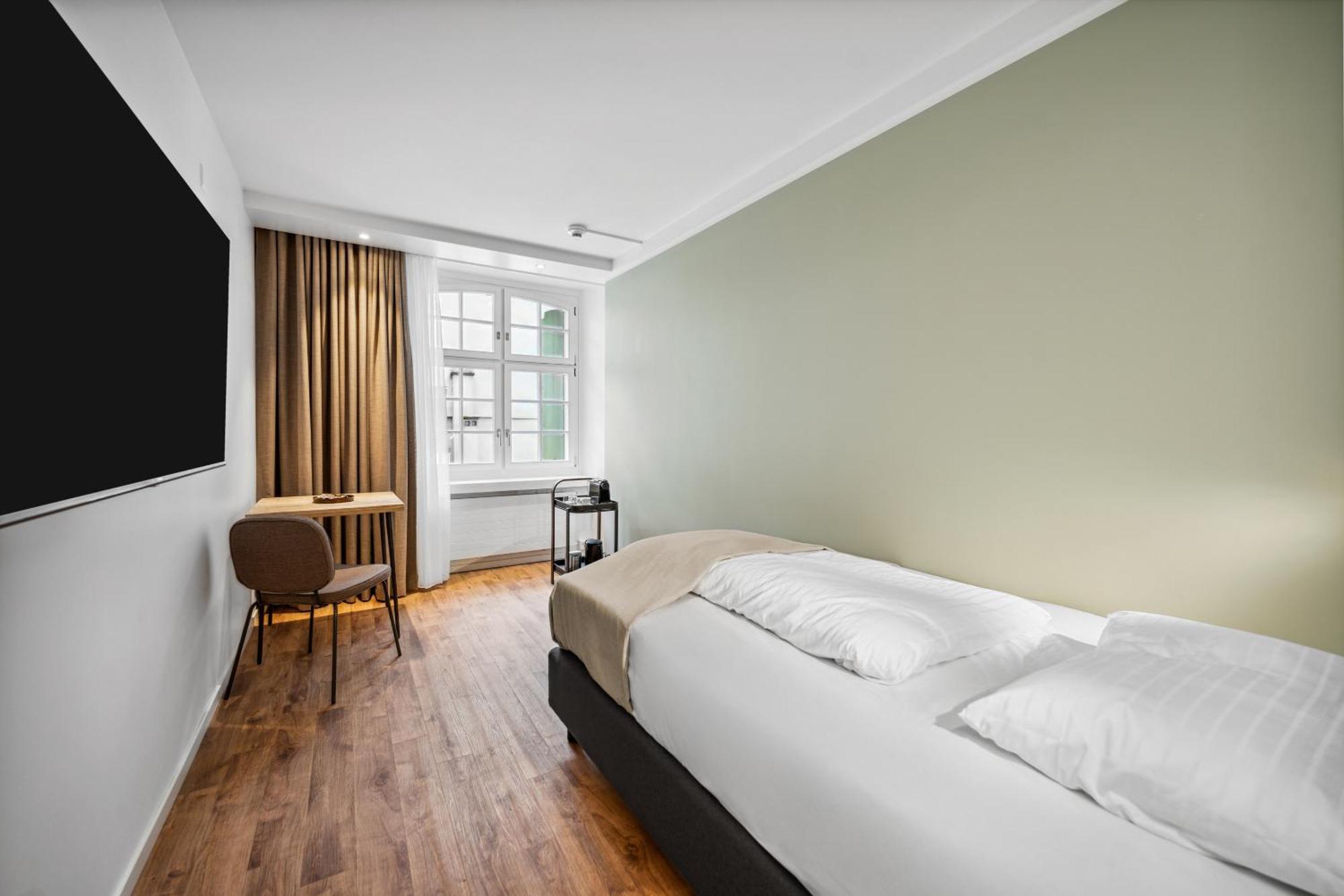 Limehome Basel Muenzgasse Δωμάτιο φωτογραφία